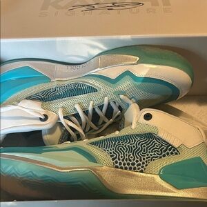 New Balance Teal and White size 10.5m